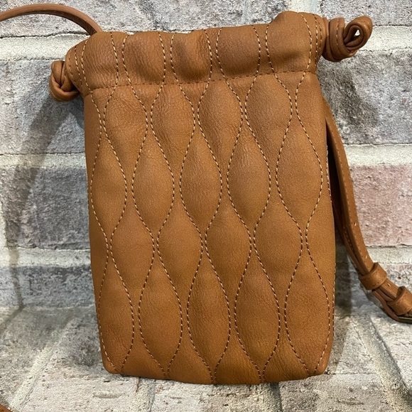 Crossbody 💙 - Picture 3 of 4